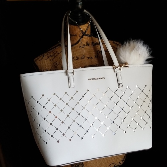 Michael Kors Handbags - 😍 Michael kors purse